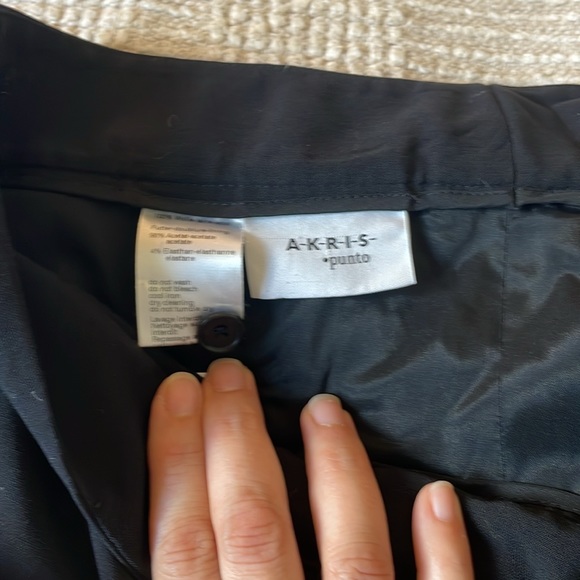 EUC Akris punto black wool straight leg pants, size 8 - Picture 3 of 5